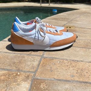 Women’s Nike Daybreak Shoes